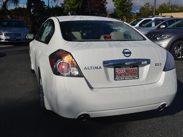 Nissan Altima 2012 photo 3