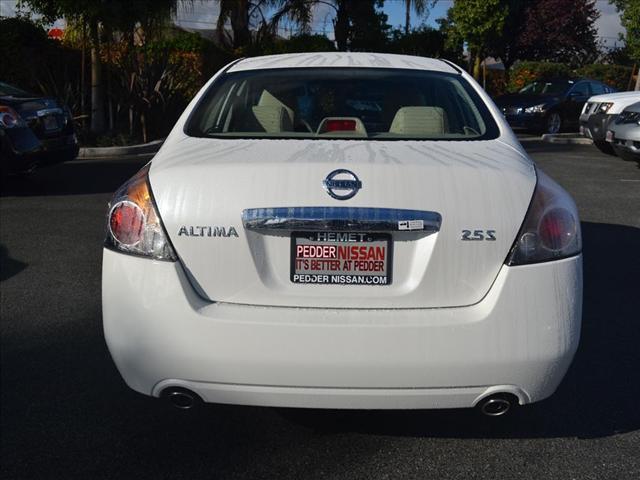 Nissan Altima 2012 photo 4