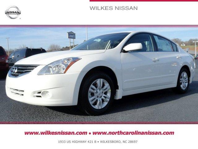 Nissan Altima Pickupslt Quad Cab SWB 4WD 4x4 Truck Sedan