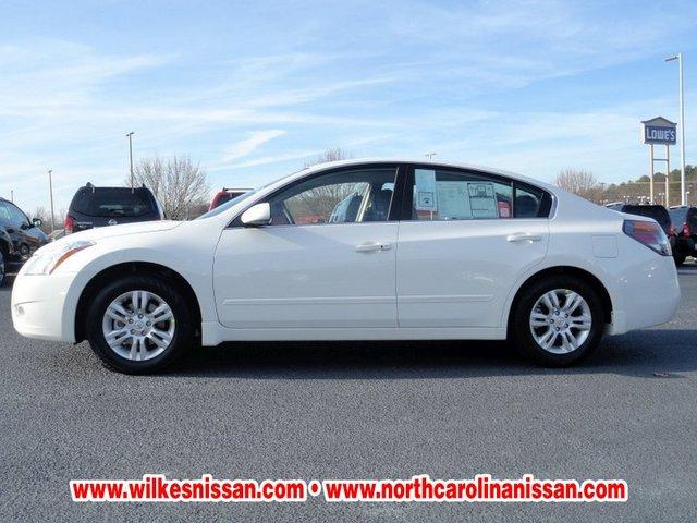 Nissan Altima 2012 photo 1