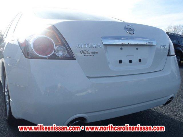 Nissan Altima 2012 photo 4