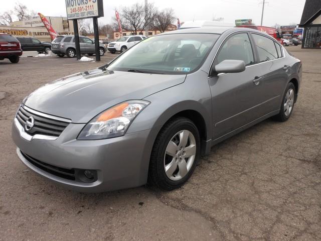 Nissan Altima 2012 photo 2