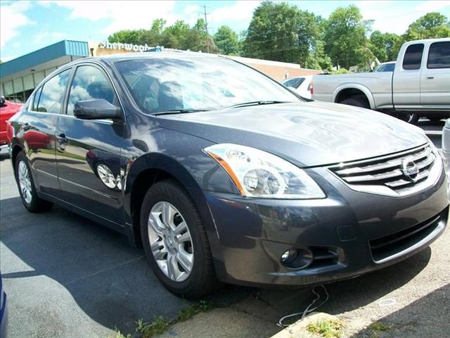 Nissan Altima Front-wheel Drive LT W/2lt Sedan