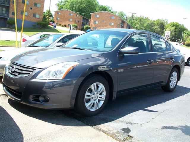 Nissan Altima 2012 photo 2