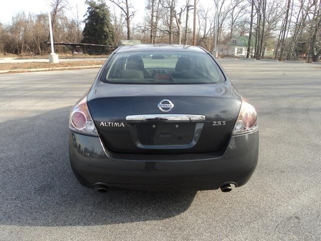 Nissan Altima Pickupslt Quad Cab SWB 4WD 4x4 Truck Sedan