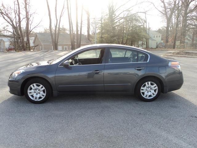 Nissan Altima 2012 photo 2