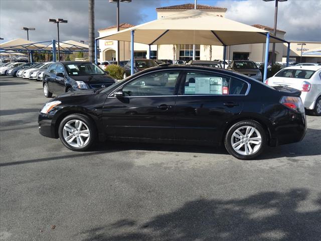 Nissan Altima 2012 photo 2