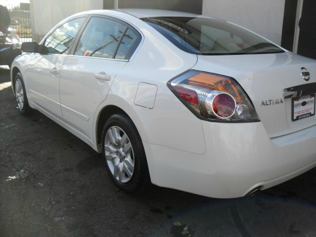 Nissan Altima 2012 photo 1