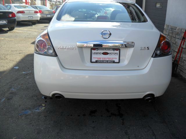 Nissan Altima 2012 photo 2