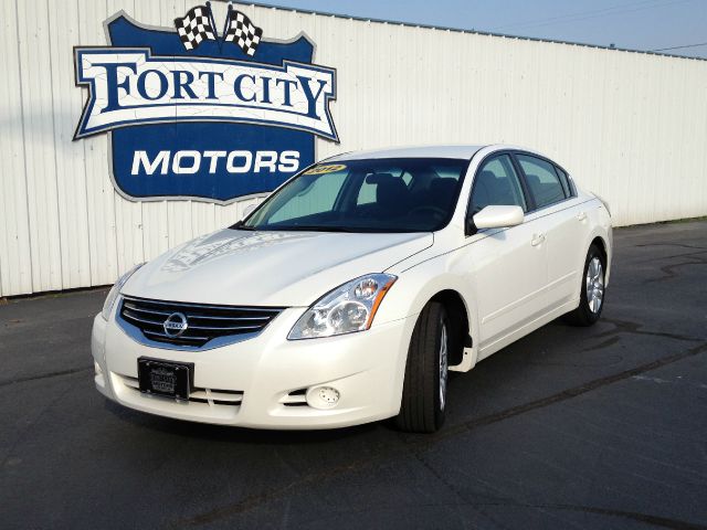 Nissan Altima 2012 photo 1