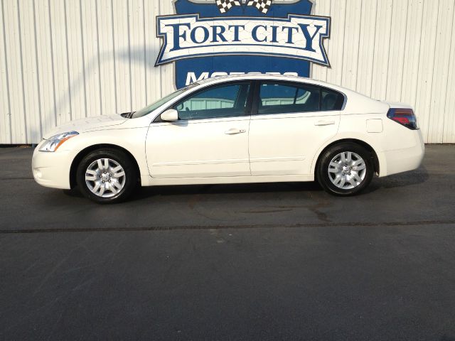 Nissan Altima 2012 photo 2