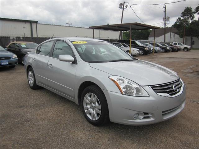 Nissan Altima 2012 photo 2