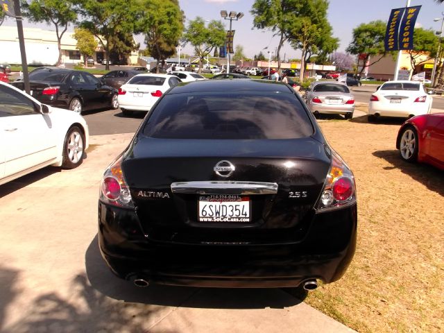 Nissan Altima 2012 photo 1