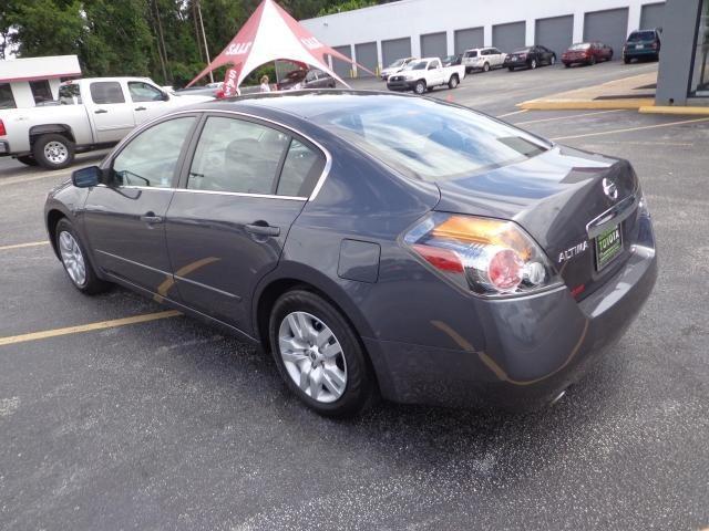 Nissan Altima GS-R Sedan