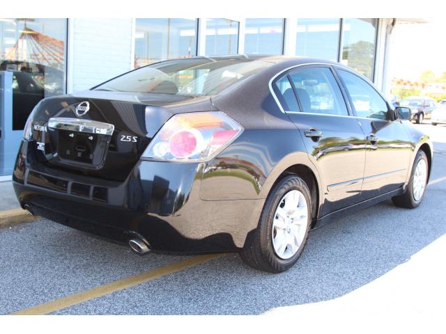 Nissan Altima 2012 photo 1