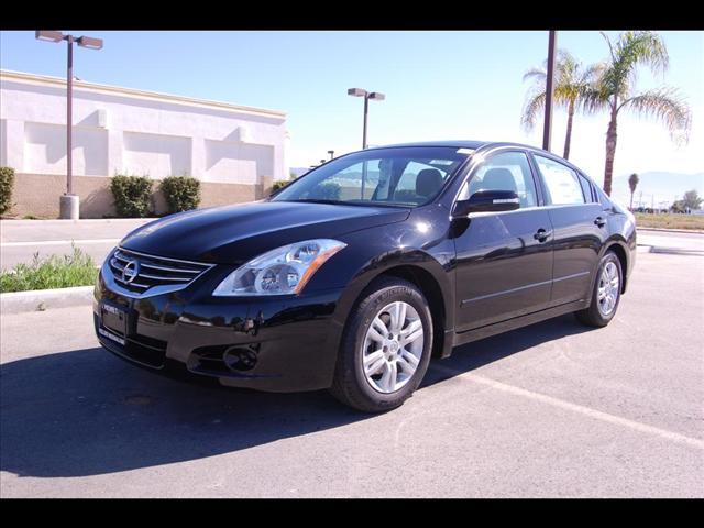 Nissan Altima 2012 photo 1