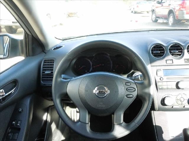 Nissan Altima 2012 photo 2