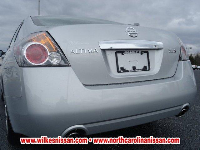 Nissan Altima 2012 photo 4