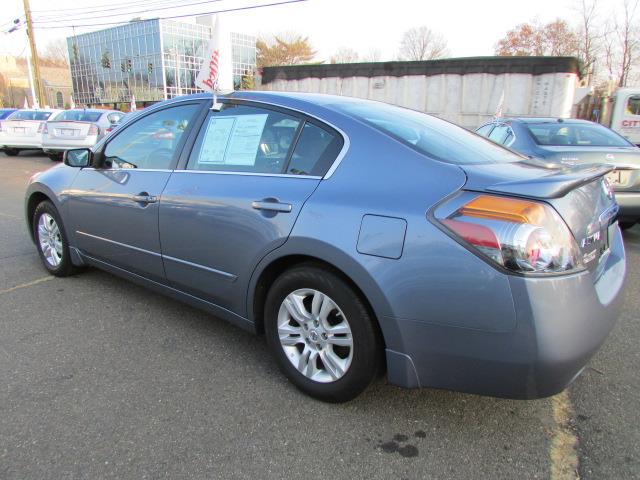 Nissan Altima 2012 photo 2