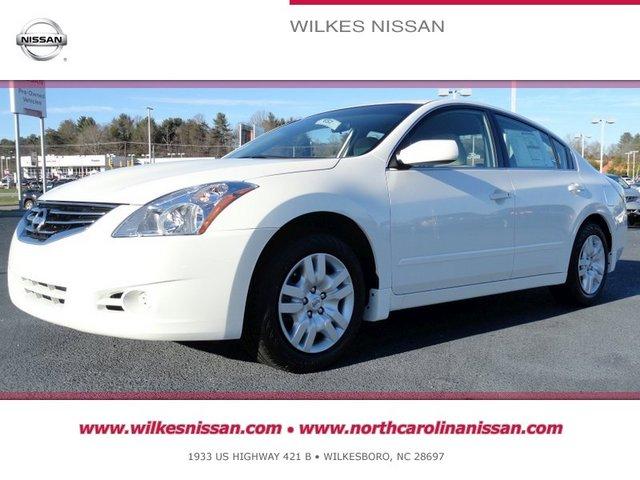 Nissan Altima Pickupslt Quad Cab SWB 4WD 4x4 Truck Sedan