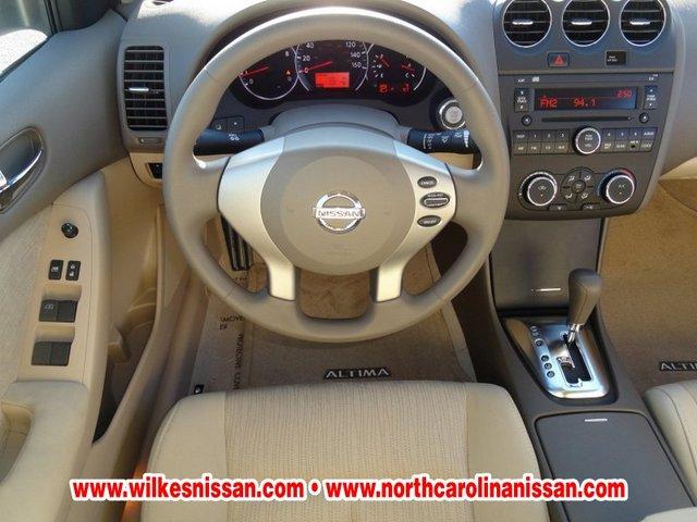 Nissan Altima 2012 photo 4
