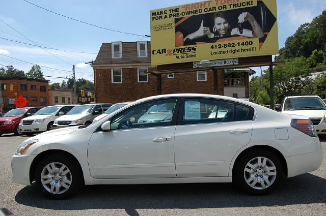 Nissan Altima 2012 photo 1