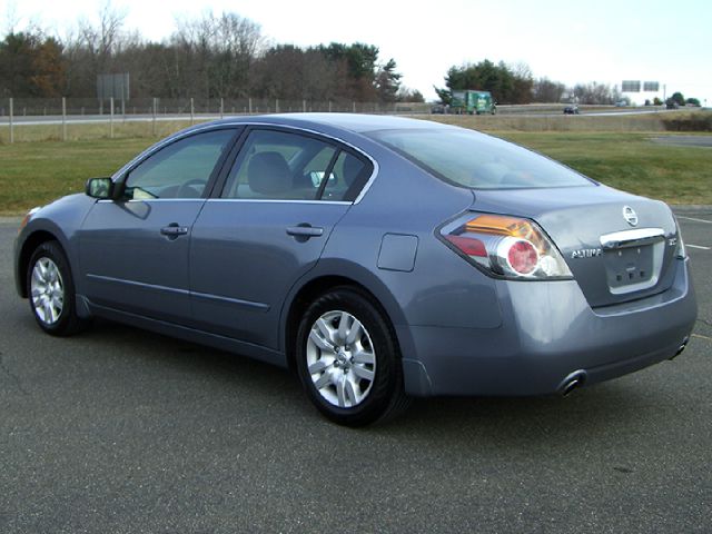 Nissan Altima Pickupslt Quad Cab SWB 4WD 4x4 Truck Sedan
