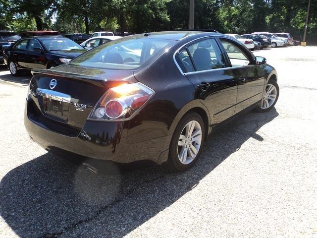 Nissan Altima 4WD Reg Cab 133 Sedan
