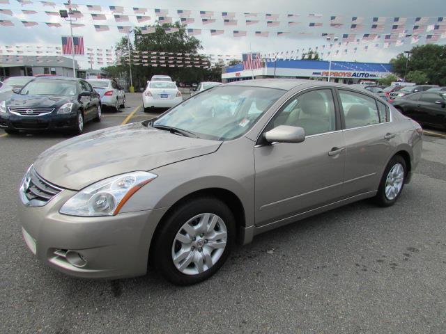 Nissan Altima 2012 photo 2