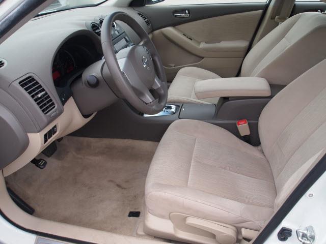 Nissan Altima 2012 photo 1