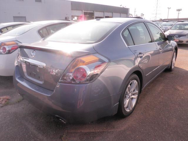 Nissan Altima 2012 photo 2