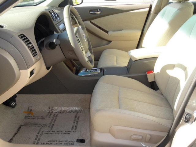 Nissan Altima 2012 photo 2