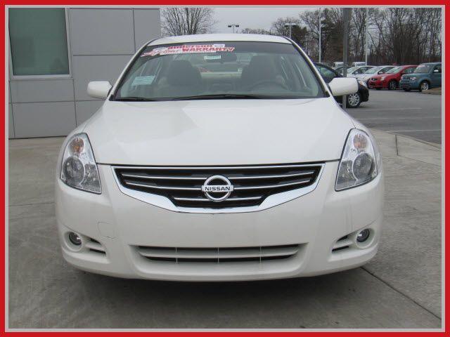 Nissan Altima 2012 photo 1