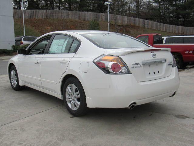 Nissan Altima 2012 photo 3