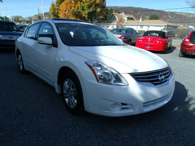 Nissan Altima 2012 photo 1