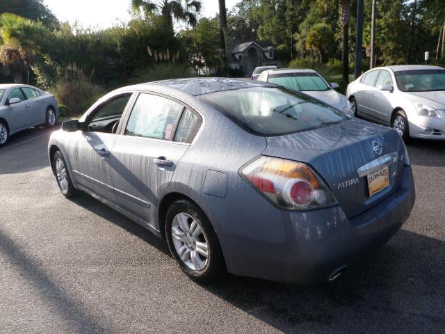 Nissan Altima 2012 photo 2