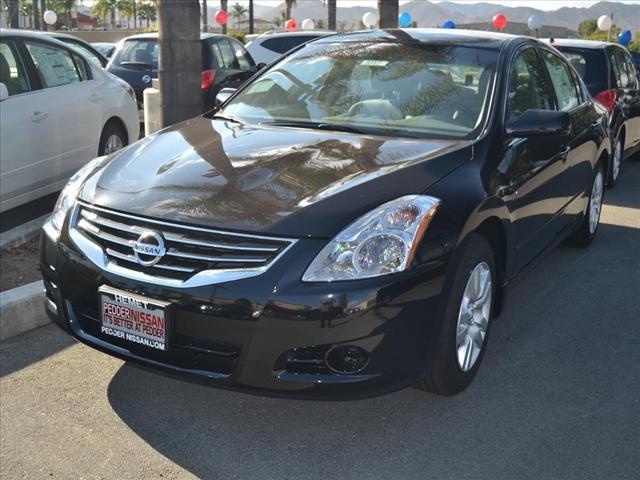 Nissan Altima 2012 photo 1