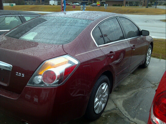 Nissan Altima Pickupslt Quad Cab SWB 4WD 4x4 Truck Sedan