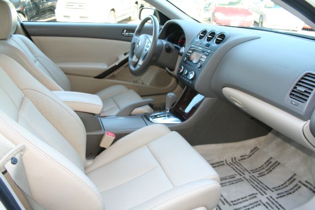 Nissan Altima 2012 photo 1