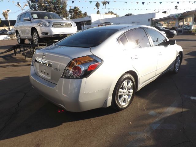 Nissan Altima GS-R Sedan