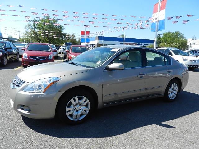 Nissan Altima 2012 photo 1