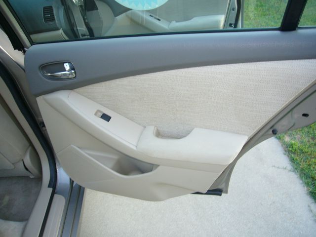 Nissan Altima 2012 photo 17