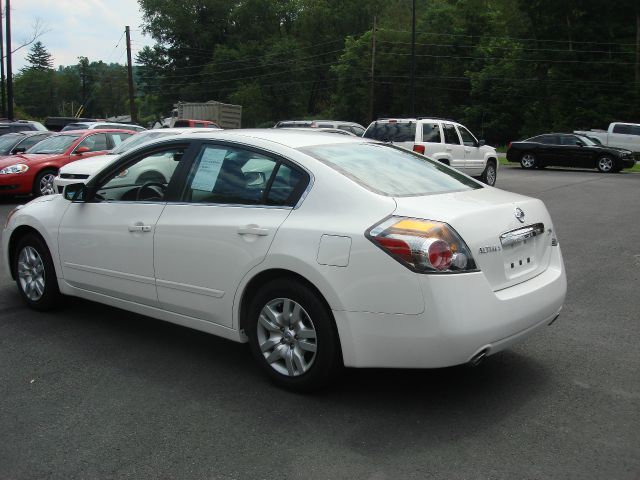 Nissan Altima Pickupslt Quad Cab SWB 4WD 4x4 Truck Sedan