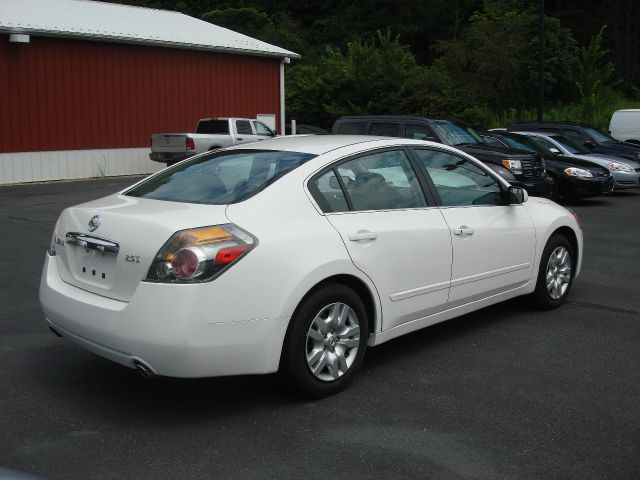 Nissan Altima 2012 photo 2
