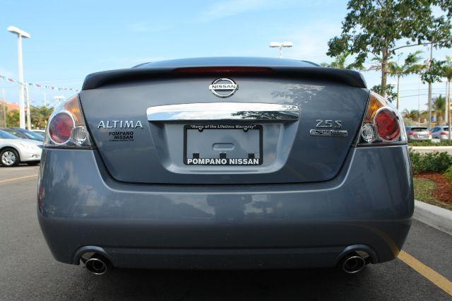 Nissan Altima 2012 photo 2