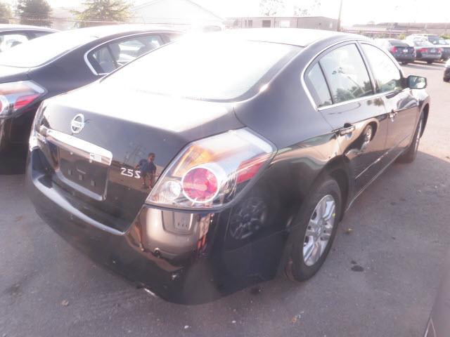 Nissan Altima 2012 photo 2