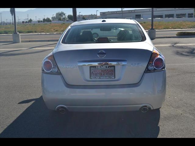 Nissan Altima 2012 photo 4