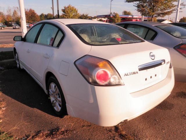 Nissan Altima 2012 photo 1