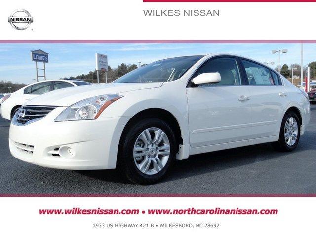 Nissan Altima Pickupslt Quad Cab SWB 4WD 4x4 Truck Sedan