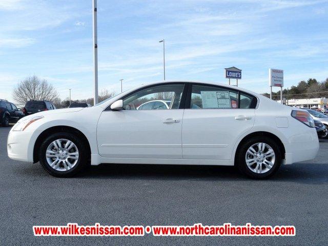 Nissan Altima 2012 photo 1